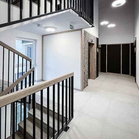 Apartament Clever 2 Kamienica Grochow Varsóvia Exterior foto