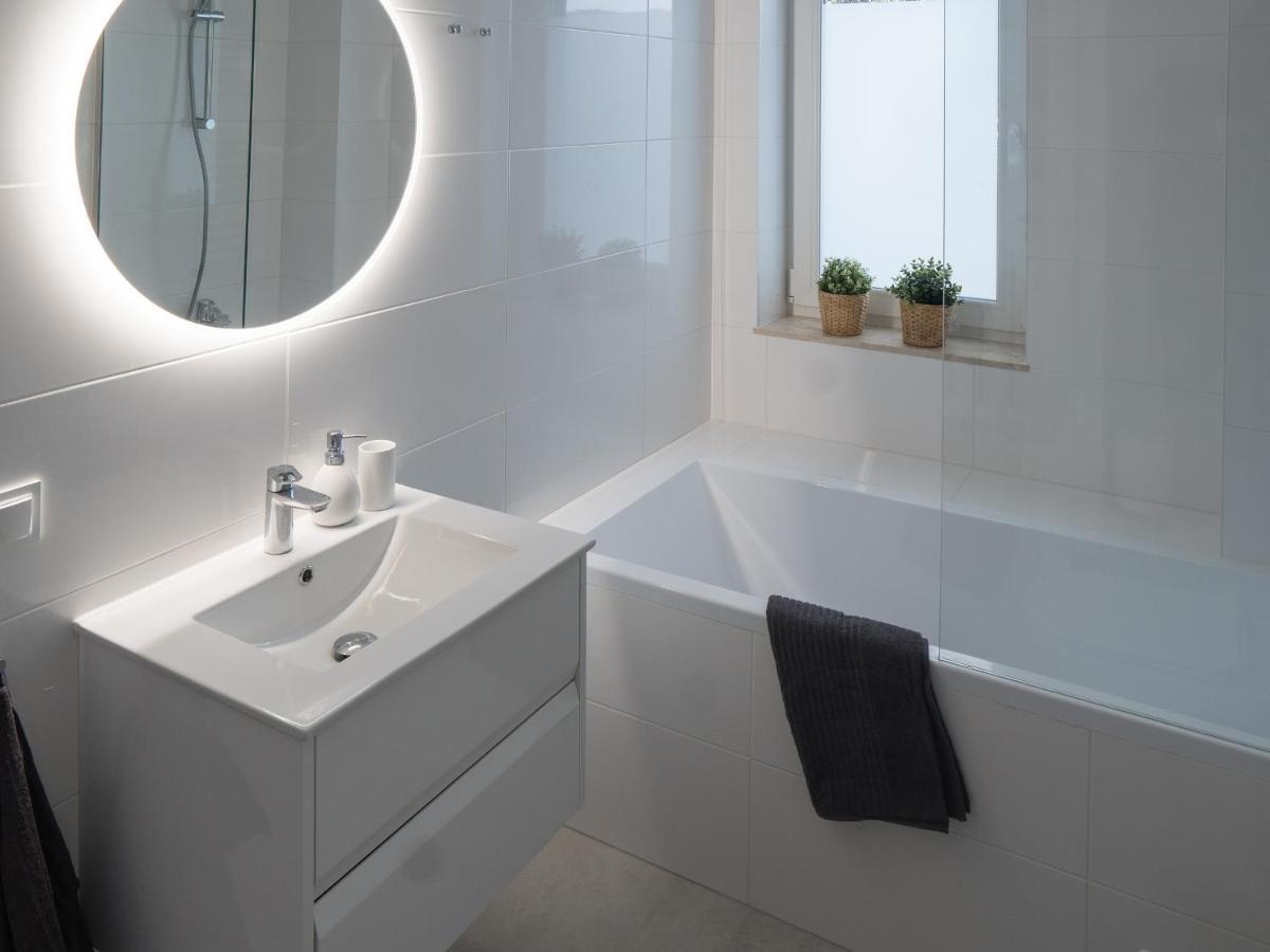 Apartament Clever 2 Kamienica Grochow Varsóvia Exterior foto